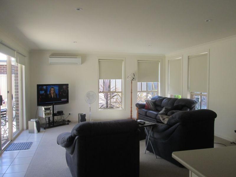 2/12 Bethune Place, Newnham TAS 7248