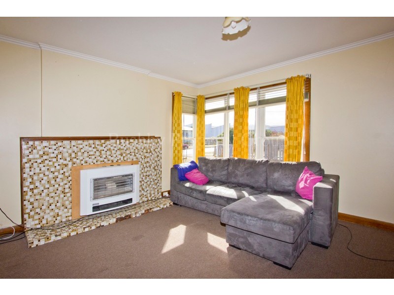 6 Trueman Crescent, Mowbray TAS 7248