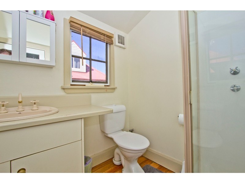 1/10 Winston Street, Mowbray TAS 7248