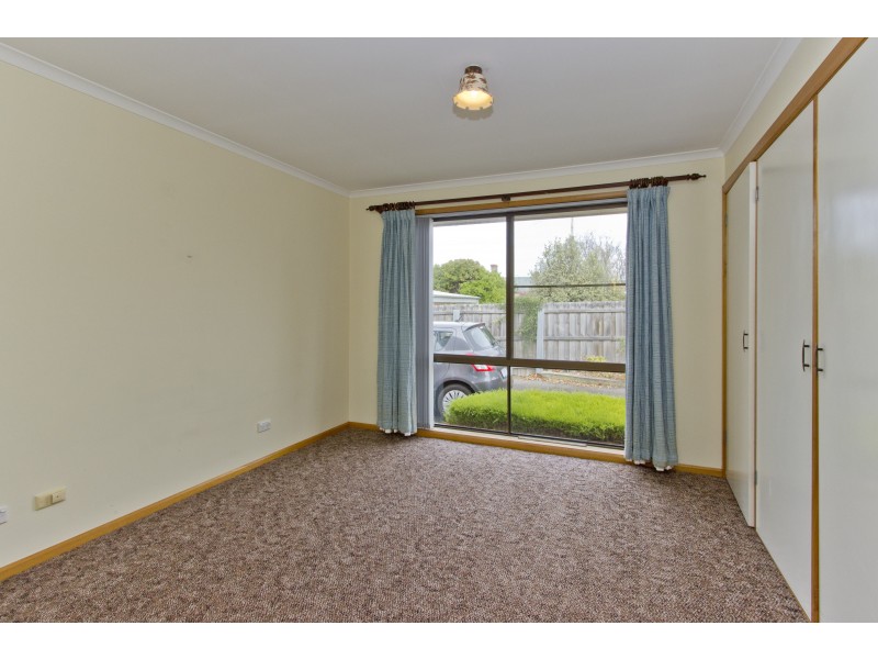 2/23 Button Street, Mowbray TAS 7248