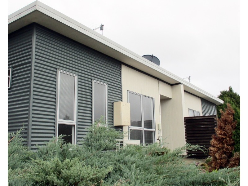 2/24 Benjamin Street, Trevallyn TAS 7250