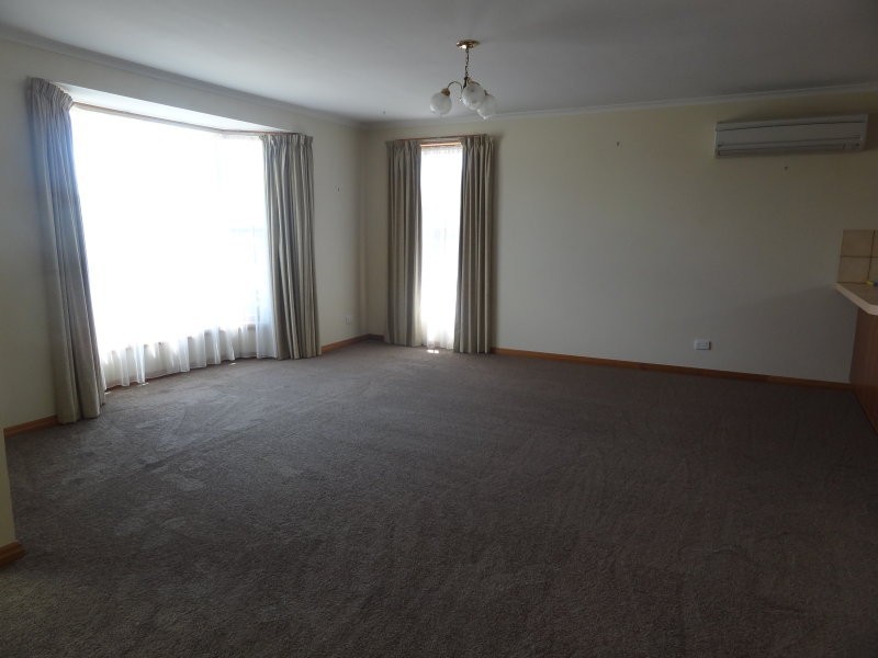 1/14 Commodore Drive, Newnham TAS 7248