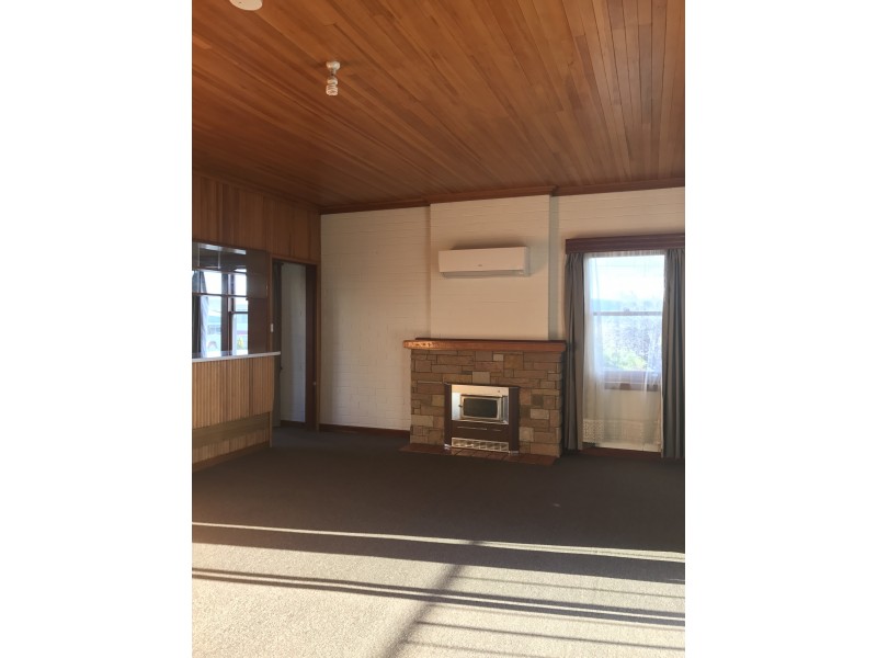 12 Helenwood Grove, Newnham TAS 7248