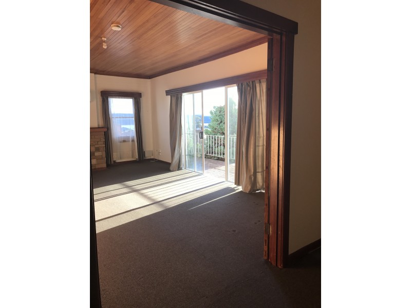 12 Helenwood Grove, Newnham TAS 7248