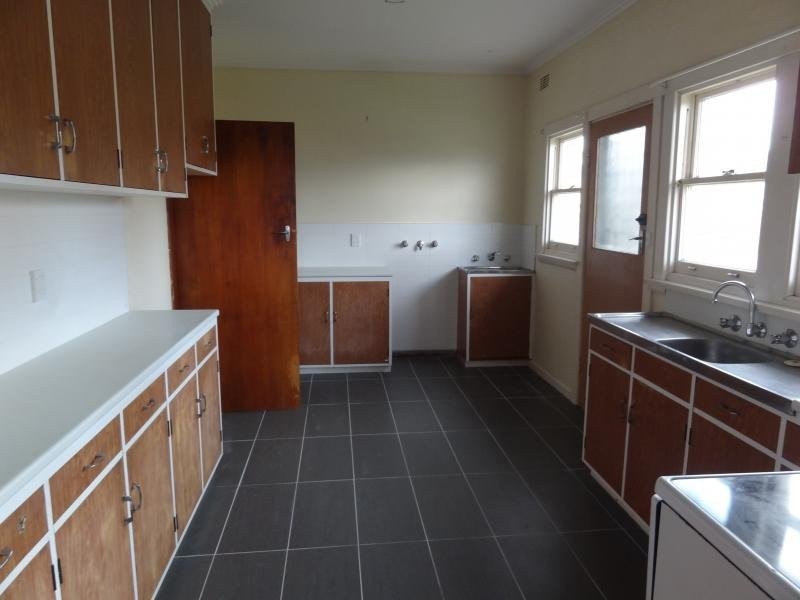 12 Helenwood Grove, Newnham TAS 7248