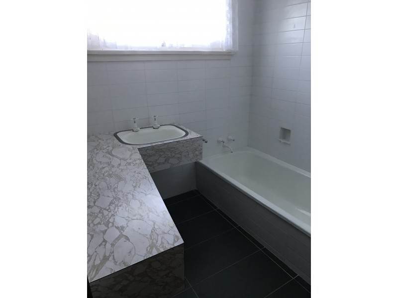 12 Helenwood Grove, Newnham TAS 7248