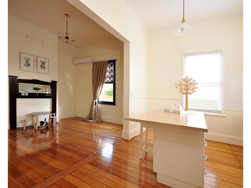 8 Henty Street, Invermay TAS 7248