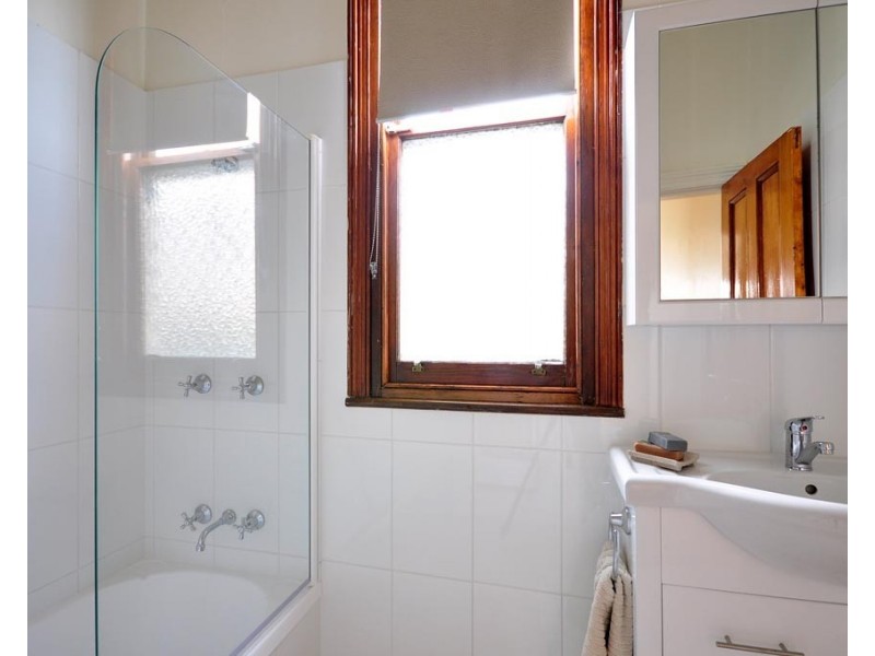 8 Henty Street, Invermay TAS 7248