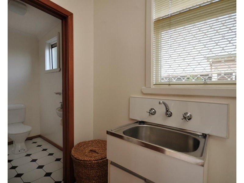 8 Henty Street, Invermay TAS 7248