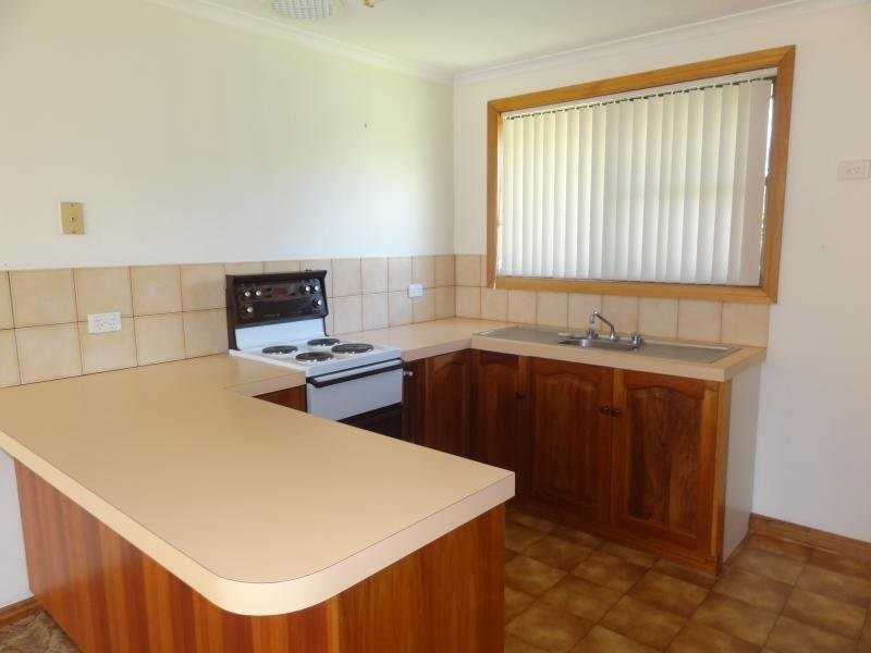 2/14 Commodore Drive, Newnham TAS 7248
