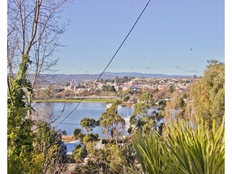 2/5 Trevallyn Road, Trevallyn TAS 7250