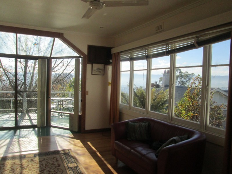 2/10 Northbank Road, Trevallyn TAS 7250