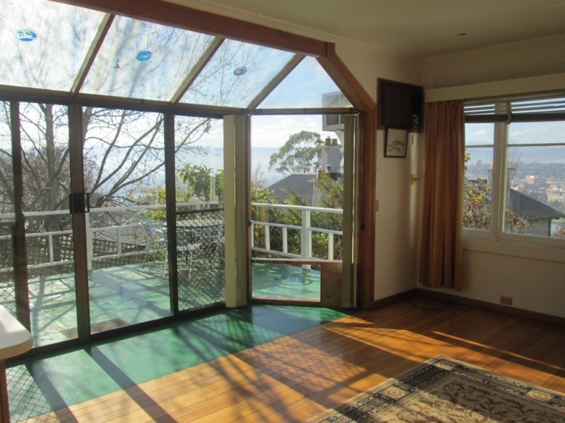 2/10 Northbank Road, Trevallyn TAS 7250