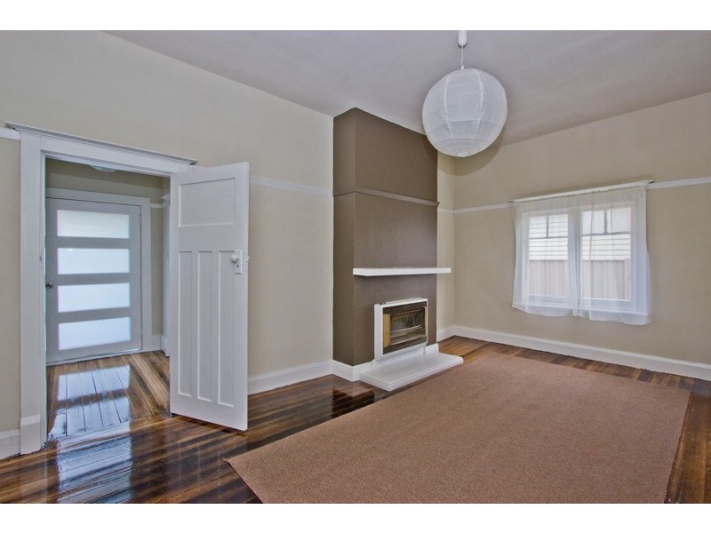 8 Howard Street, Invermay TAS 7248