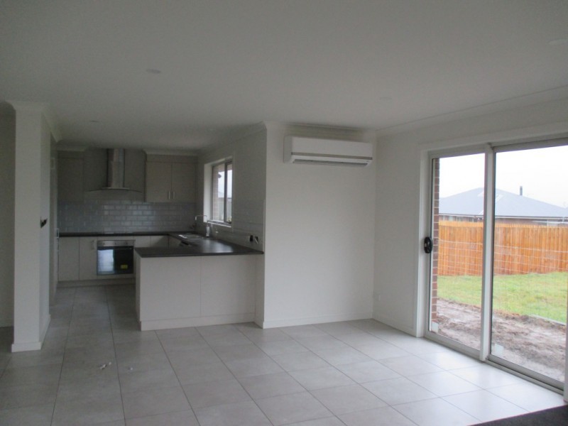 7 Statesman Place, Newnham TAS 7248