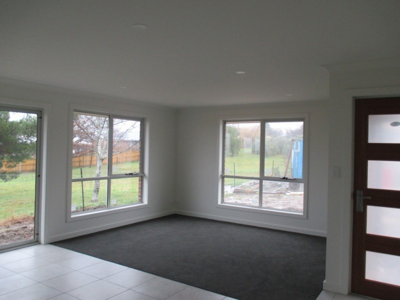 7 Statesman Place, Newnham TAS 7248