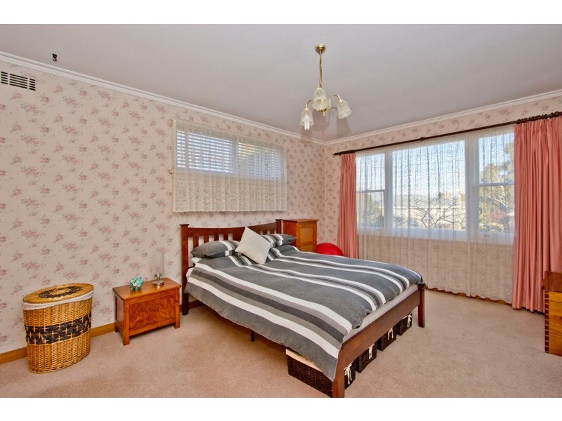14 Ronneby Road, Newnham TAS 7248