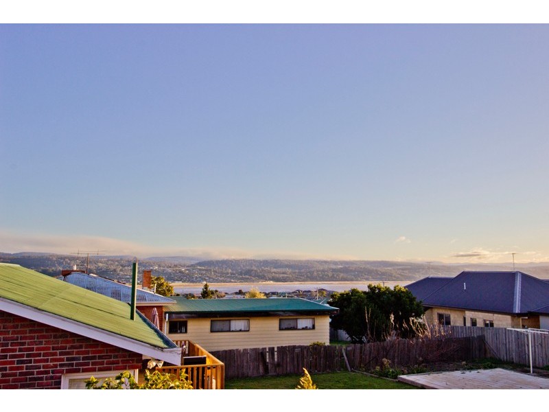 14 Ronneby Road, Newnham TAS 7248