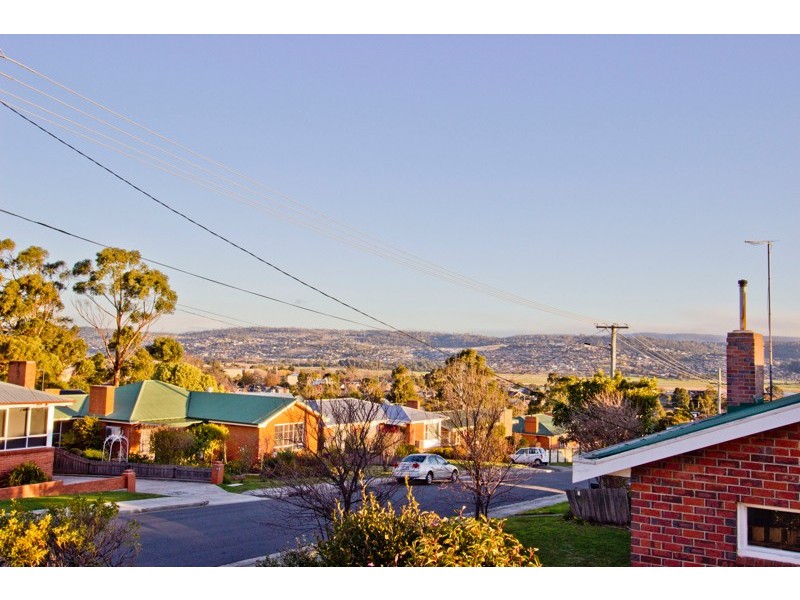 14 Ronneby Road, Newnham TAS 7248