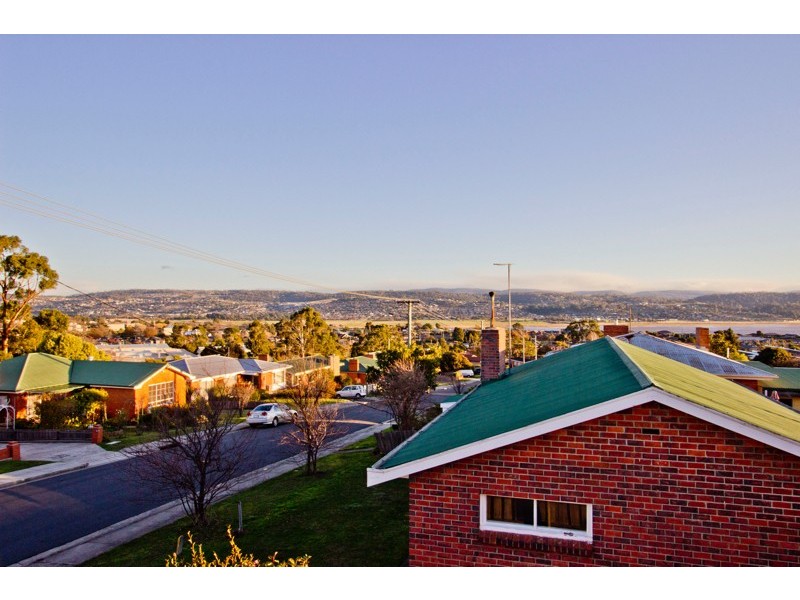 14 Ronneby Road, Newnham TAS 7248