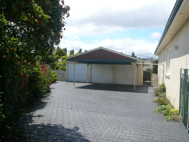 2 Truscott Grove, Mowbray TAS 7248