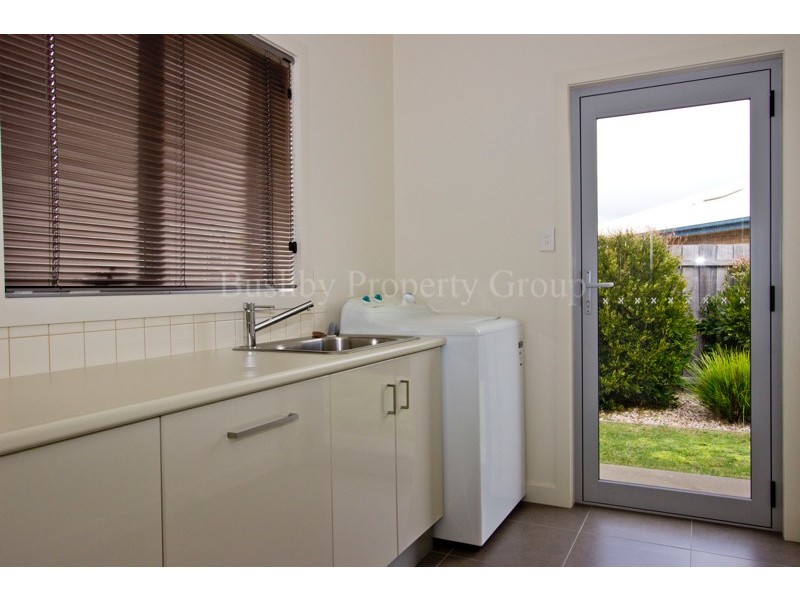 2/7 St James Close, Newstead TAS 7250