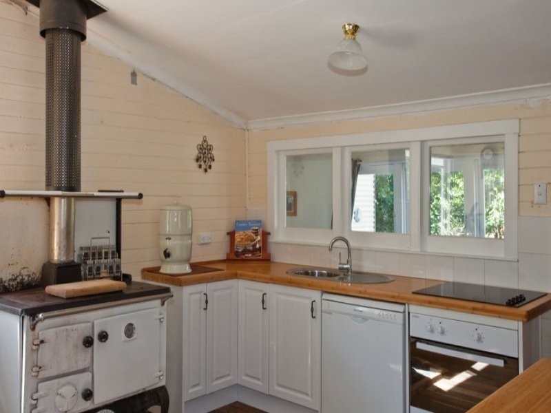 81 Station Road, Lilydale TAS 7268