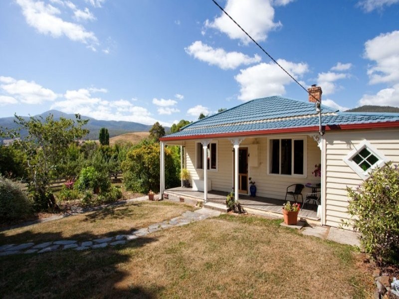 81 Station Road, Lilydale TAS 7268