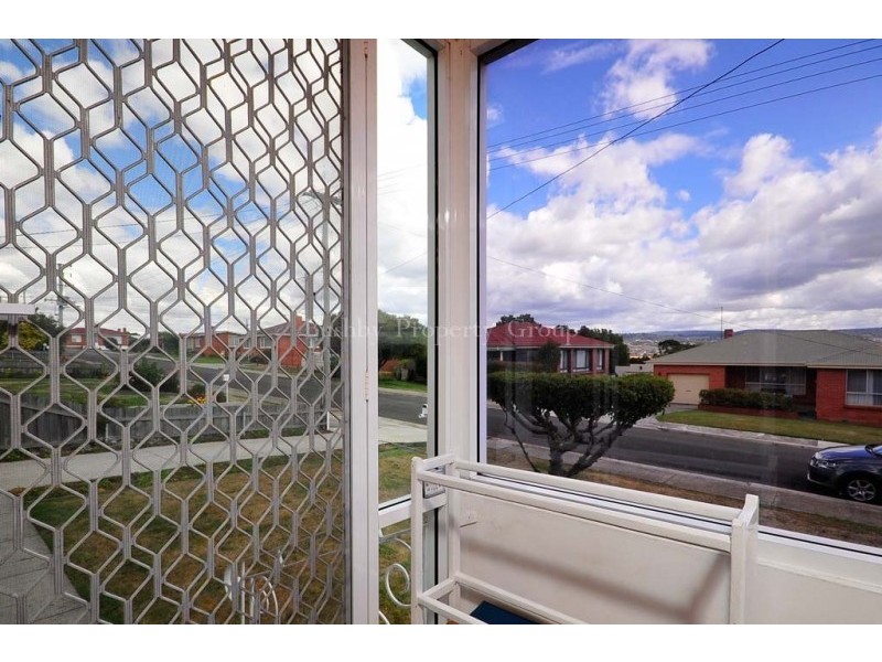 10 Karpaty Avenue., Newnham TAS 7248