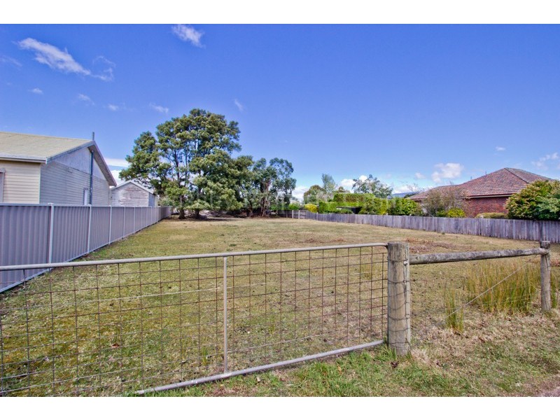 12 Gatenby Street, Cressy TAS 7302