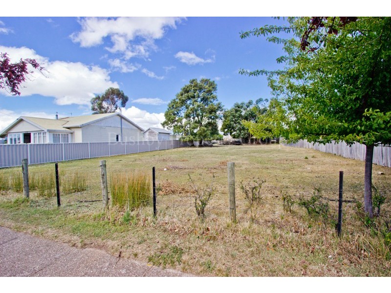 12 Gatenby Street, Cressy TAS 7302
