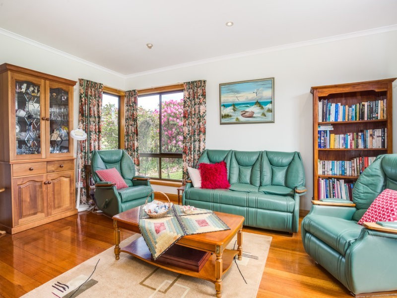 5 Taree Crescent, Gravelly Beach TAS 7276