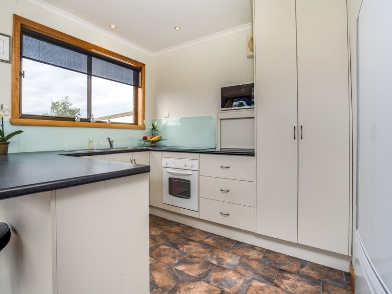 5 Taree Crescent, Gravelly Beach TAS 7276