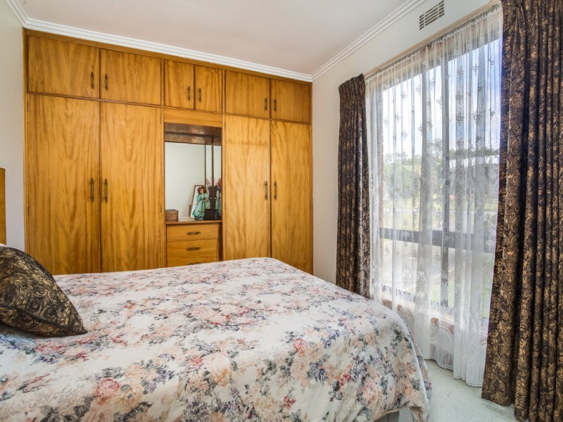 5 Taree Crescent, Gravelly Beach TAS 7276