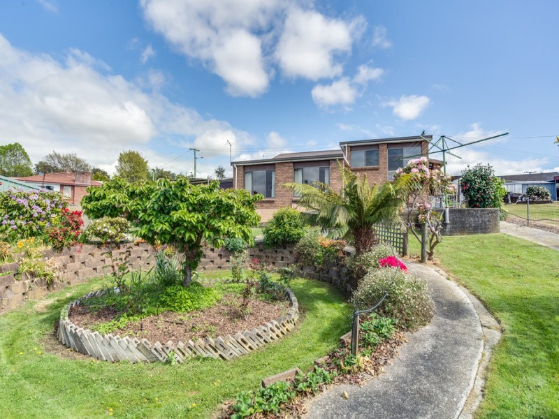 5 Taree Crescent, Gravelly Beach TAS 7276