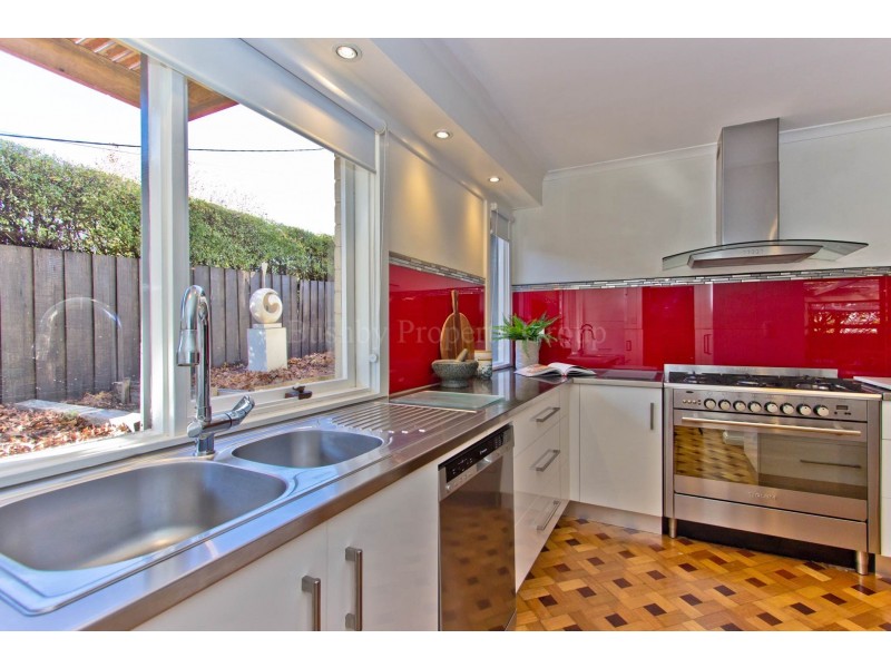 2 Kensington Gardens, Norwood TAS 7250