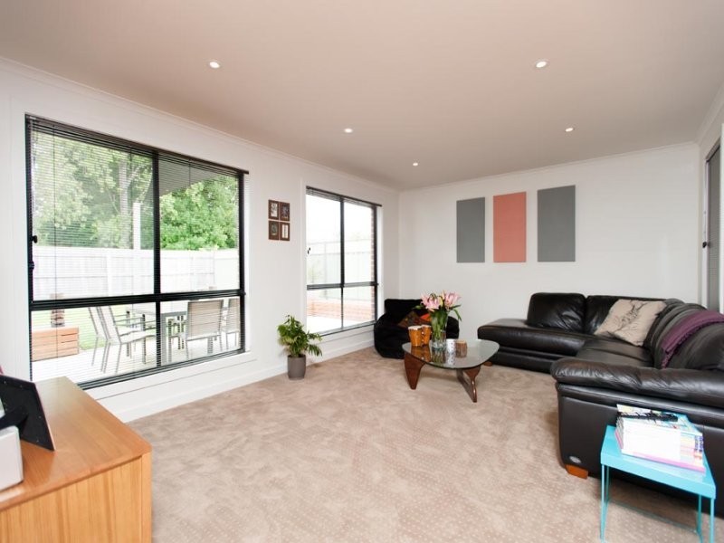 28 Bethune Place, Newnham TAS 7248