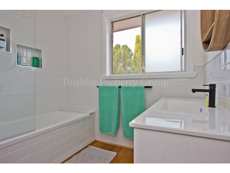 28 Julie Crescent, Newnham TAS 7248