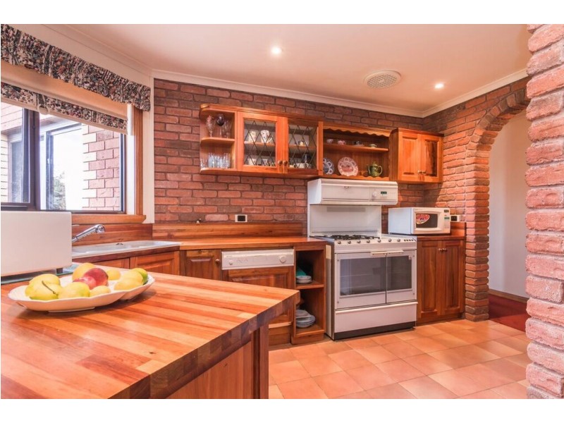 9 Lachlan Parade, Trevallyn TAS 7250