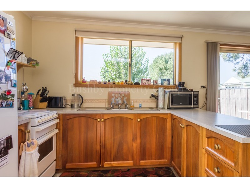 2/30b Hargrave Crescent, Mayfield TAS 7248