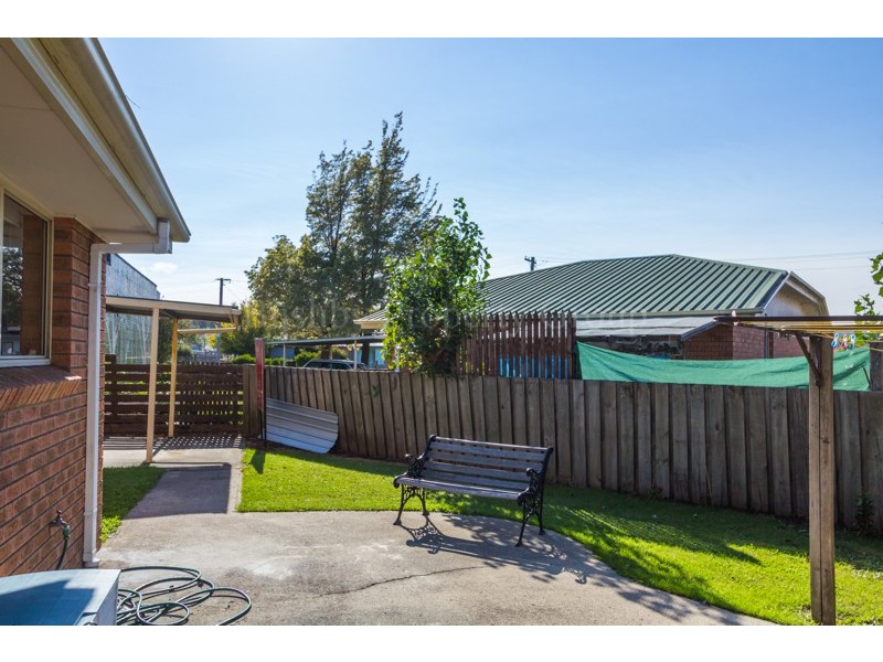 2/30b Hargrave Crescent, Mayfield TAS 7248