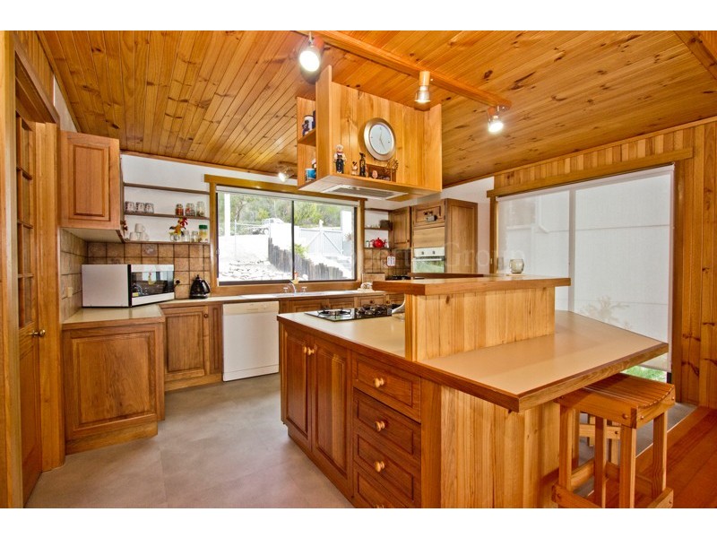 18 Seaton Cove Road, Binalong Bay TAS 7216