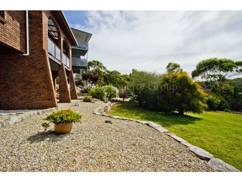 18 Seaton Cove Road, Binalong Bay TAS 7216