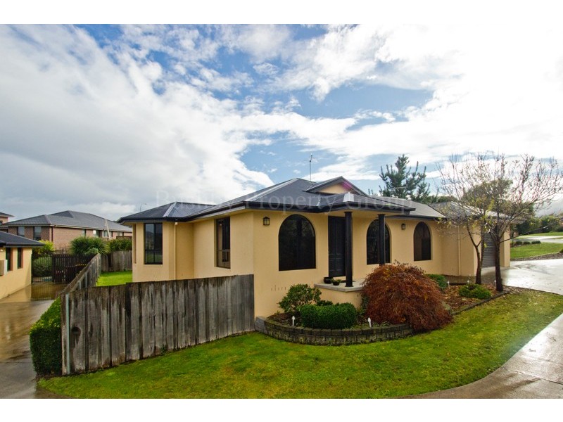 2/37 Camira Street, Newnham TAS 7248