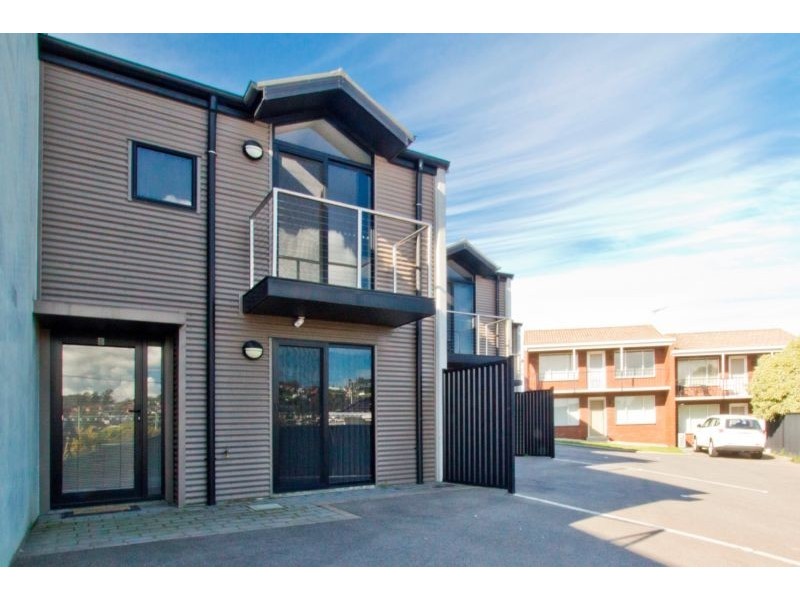 3/2A Carr Street, Kings Meadows TAS 7249