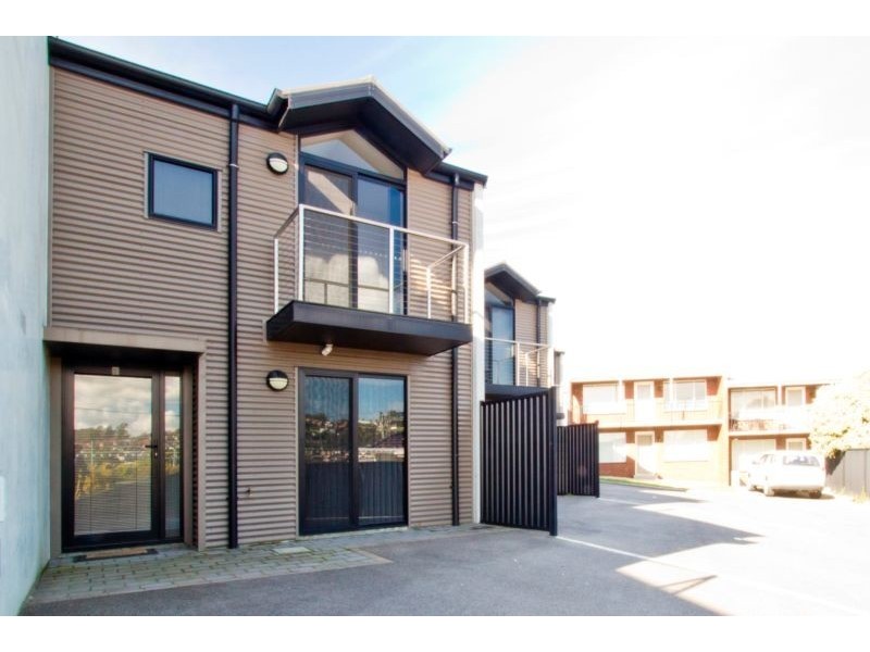 3/2A Carr Street, Kings Meadows TAS 7249