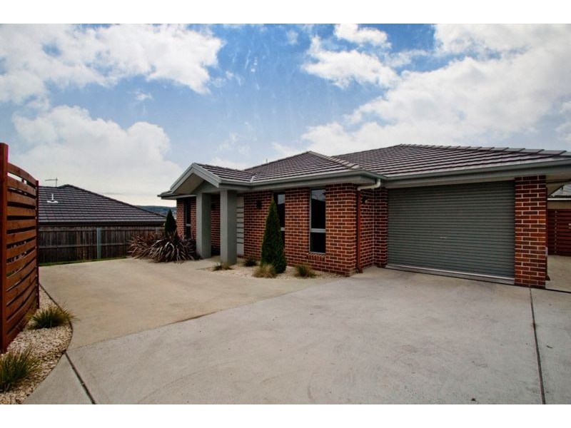 2/5 Ford Court, Newnham TAS 7248