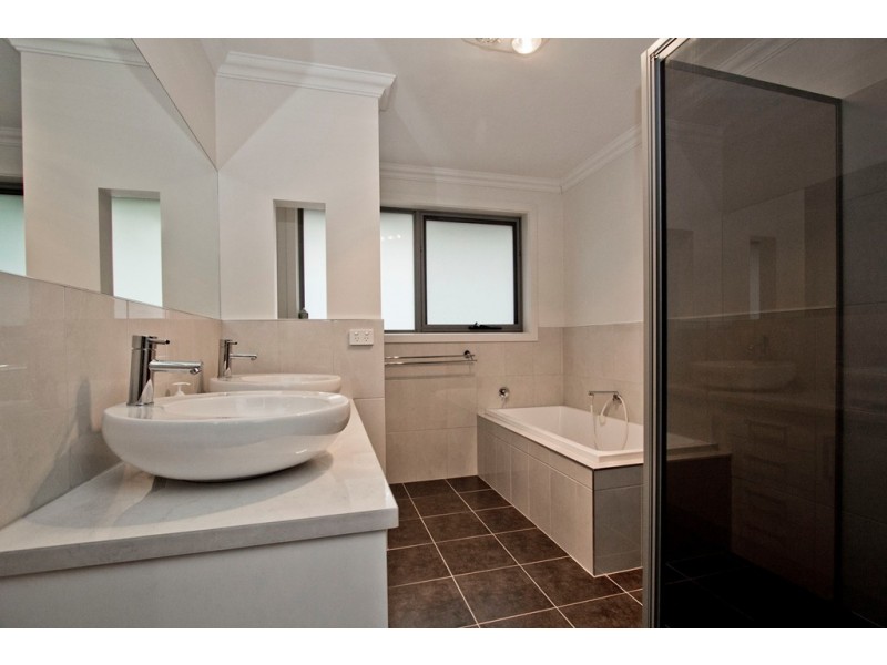 2/5 Ford Court, Newnham TAS 7248