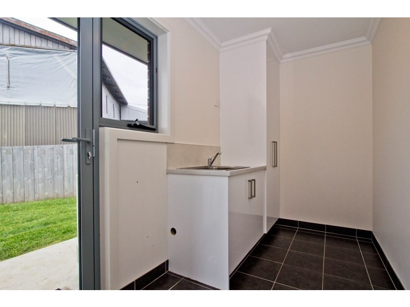 2/5 Ford Court, Newnham TAS 7248