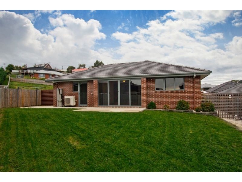 2/5 Ford Court, Newnham TAS 7248